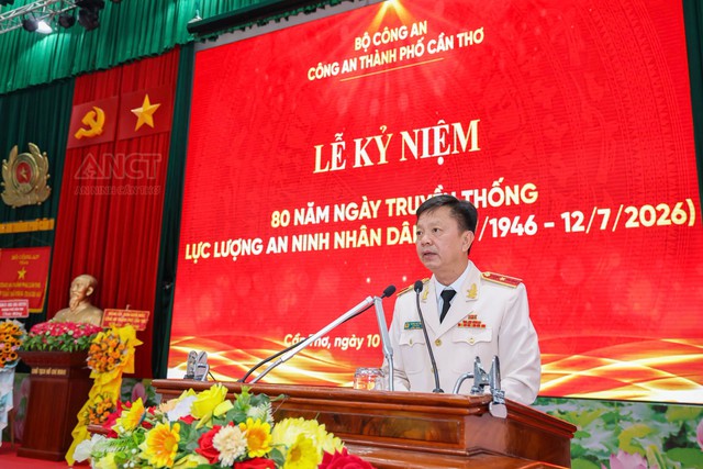 Công an TP Cần Thơ kỷ niệm trọng thể 80 năm Ngày truyền thống lực lượng An ninh nhân dân- Ảnh 14.