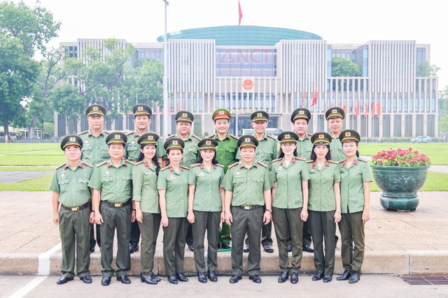 Công an TP Cần Thơ kỷ niệm trọng thể 80 năm Ngày truyền thống lực lượng An ninh nhân dân- Ảnh 2.