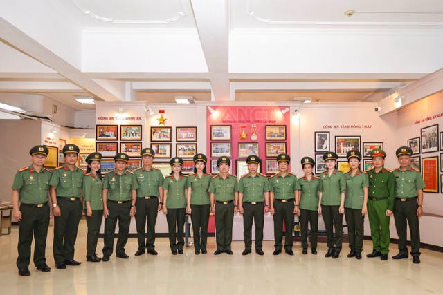 Công an TP Cần Thơ kỷ niệm trọng thể 80 năm Ngày truyền thống lực lượng An ninh nhân dân- Ảnh 5.