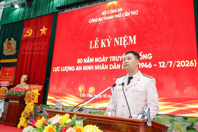 Công an TP Cần Thơ kỷ niệm trọng thể 80 năm Ngày truyền thống lực lượng An ninh nhân dân- Ảnh 12.