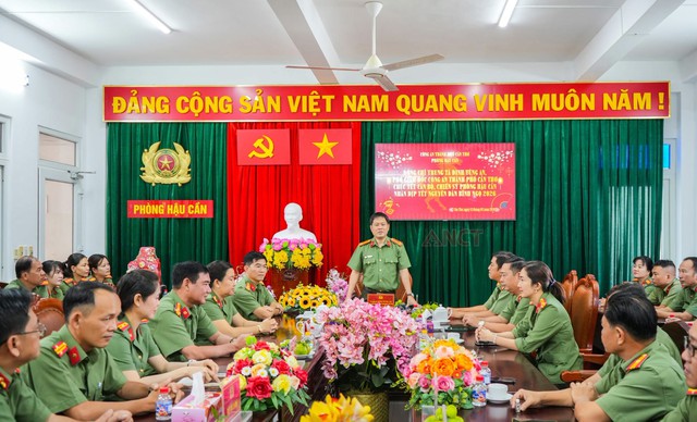 Những người thầm lặng sau những chiến công của lực lượng Quản lý trang bị và kho vận Công an nhân dân- Ảnh 4.