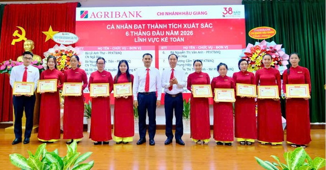 Agribank Chi nhánh Hậu Giang bứt tốc hoàn thành kế hoạch kinh doanh năm 2026- Ảnh 7.
