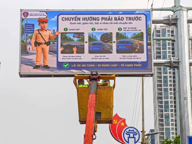 Hà Nội kích hoạt 36 màn hình LED thông minh cập nhật giao thông theo thời gian thực- Ảnh 1.