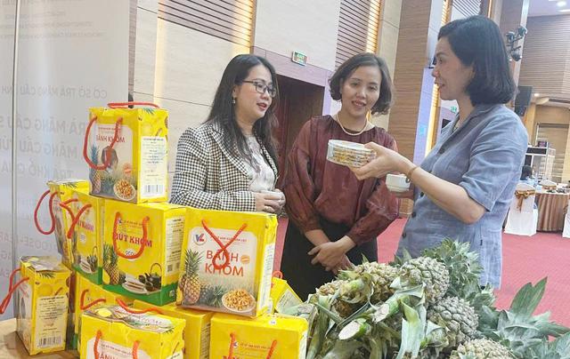 Phát huy vai trò phụ nữ trong thích ứng biến đổi khí hậu và giảm nhẹ rủi ro thiên tai- Ảnh 4.