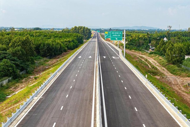 Bộ Xây dựng đề xuất hơn 444.000 tỷ đồng để mở rộng hơn 2.300 km cao tốc- Ảnh 1.