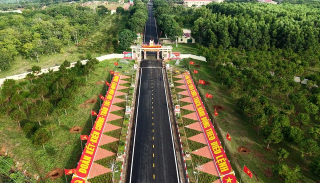 Trung đoàn 95 nỗ lực xây dựng doanh trại chính quy- Ảnh 1.