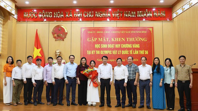 Ninh Bình thưởng nửa tỷ đồng cho nữ sinh đoạt Huy chương Vàng Olympic Vật lý quốc tế - Ảnh 2.