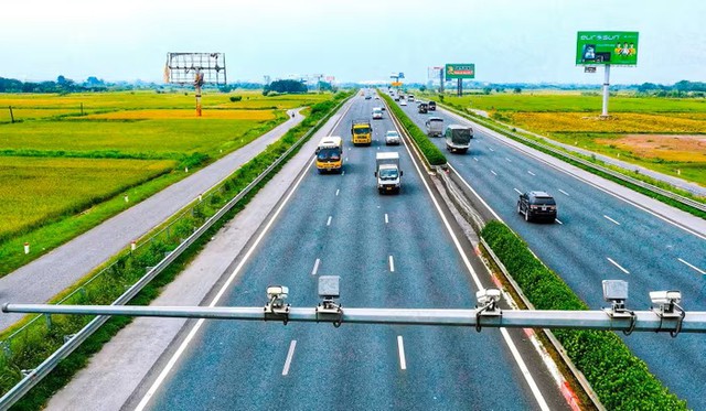 Bộ Xây dựng triển khai 100 ngày tăng tốc chuyển đổi số, làm sạch tối thiểu 80% dữ liệu giao thông- Ảnh 1.