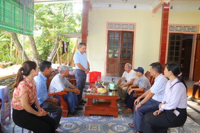 Hưng Nguyên Nam: Tri ân những người mẹ, người cha có con là liệt sĩ - Ảnh 1.