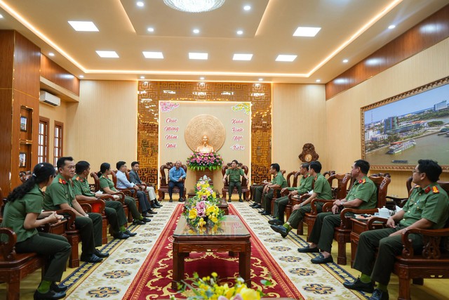 Công an TP Cần Thơ nhận bàn giao Trạm Biến áp T82- Ảnh 1.