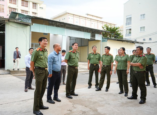 Công an TP Cần Thơ nhận bàn giao Trạm Biến áp T82- Ảnh 4.