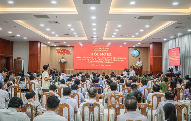 Cà Mau trao giải Cuộc thi chính luận về Bảo vệ nền tảng tư tưởng của Đảng lần thứ V năm 2026 - Ảnh 1.