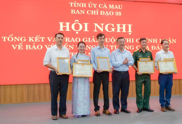 Cà Mau trao giải Cuộc thi chính luận về Bảo vệ nền tảng tư tưởng của Đảng lần thứ V năm 2026 - Ảnh 2.