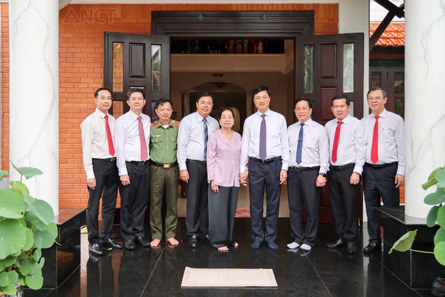 Trưởng Ban Tổ chức Trung ương Nguyễn Duy Ngọc tri ân các Anh hùng liệt sĩ- Ảnh 3.
