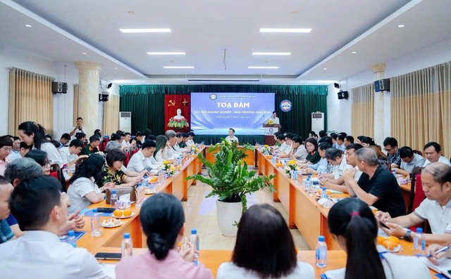 Liên kết doanh nghiệp - nhà trường: Chìa khóa nâng cao năng lực cạnh tranh nguồn nhân lực Thanh Hóa- Ảnh 1.