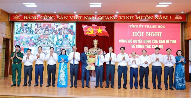 Thiếu tướng Tô Anh Dũng được giới thiệu bầu giữ chức Chủ tịch UBND tỉnh Thanh Hóa- Ảnh 3.