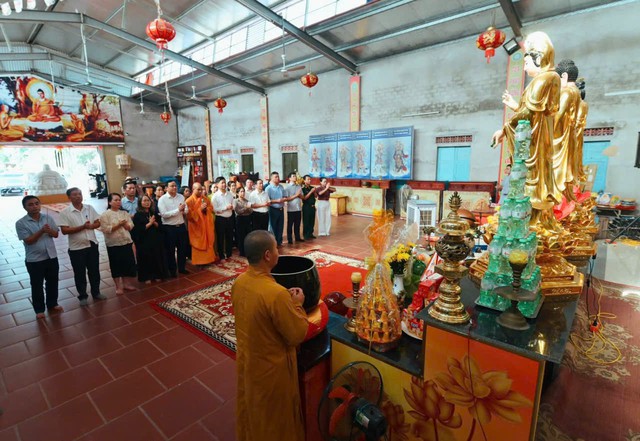 Nghệ An: Hội nhà báo dâng hương tri ân 555 nhà báo liệt sĩ tại Âu Lạc Cổ Tự - Ảnh 1.