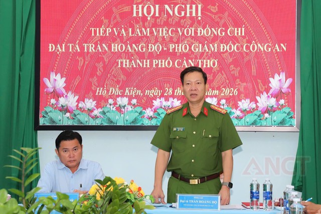 Lãnh đạo Công an thành phố kiểm tra, tháo gỡ vướng mắc xây dựng nông thôn mới tại xã Hồ Đắc Kiện - Ảnh 5.