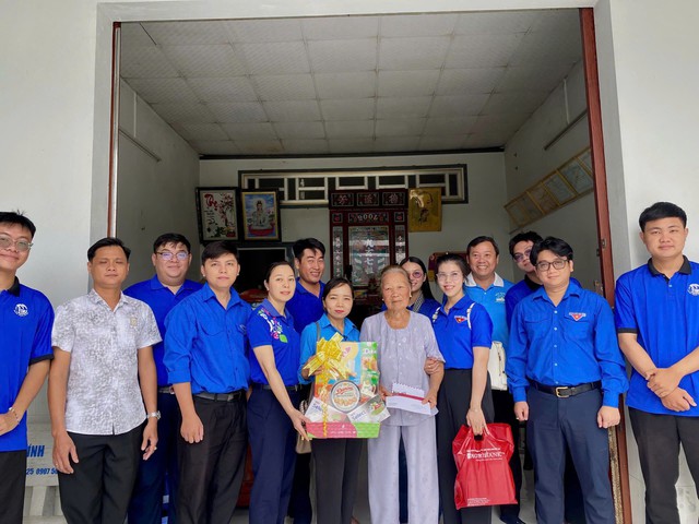 Tuổi trẻ Agribank Hậu Giang hướng về cội nguồn - Thắp sáng tri ân - Ảnh 7.