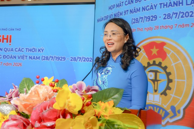 LĐLĐ TP. Cần Thơ họp mặt cán bộ Công đoàn qua các thời kỳ- Ảnh 2.