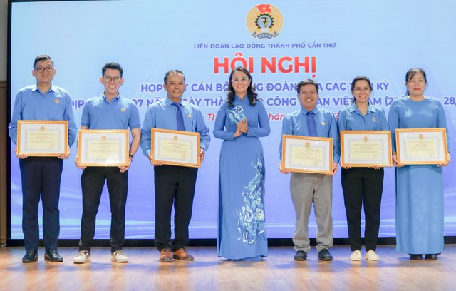 LĐLĐ TP. Cần Thơ họp mặt cán bộ Công đoàn qua các thời kỳ- Ảnh 8.