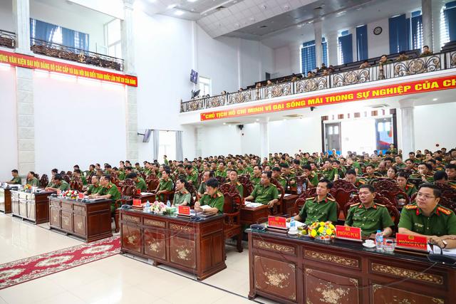 Cơ quan CSĐT Công an TP Cần Thơ sơ kết công tác điều tra và một số mặt công tác nghiệp vụ 6 tháng đầu năm và triển khai nhiệm vụ 6 tháng cuối năm 2026 - Ảnh 1.