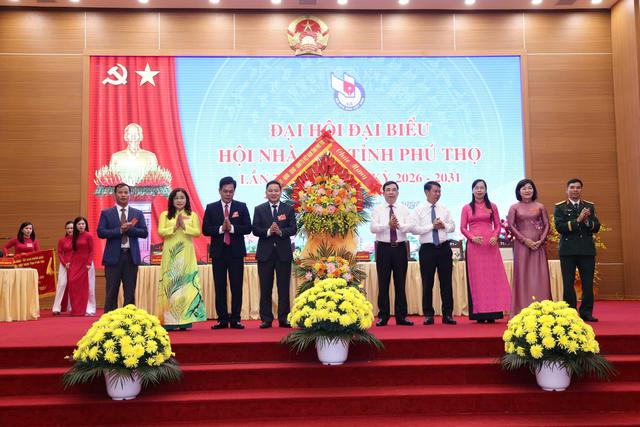 Hội Nhà báo tỉnh Phú Thọ hướng tới nền báo chí chuyên nghiệp, hiện đại trong kỷ nguyên số- Ảnh 7.