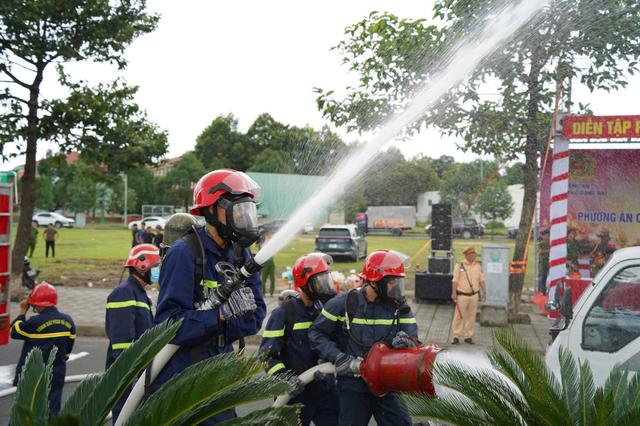 Đồng Nai: Diễn tập cứu nạn, cứu hộ tai nạn giao thông- Ảnh 2.