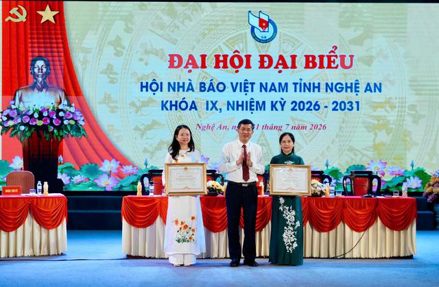 Đại hội Hội Nhà báo Việt Nam tỉnh Nghệ An khóa IX: Xây dựng đội ngũ người làm báo bản lĩnh, chuyên nghiệp, hiện đại- Ảnh 9.