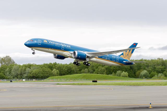 Vietnam Airlines tăng trưởng 28% doanh thu 6 tháng đầu năm - Ảnh 1.
