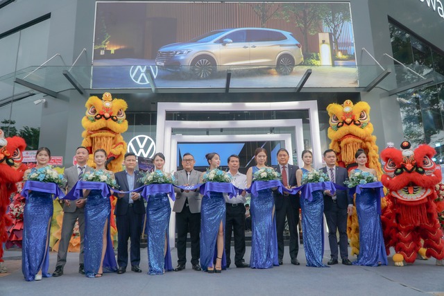 Volkswagen Việt Nam khai trương đại lý 4S tại TP. Cần Thơ - Ảnh 1.