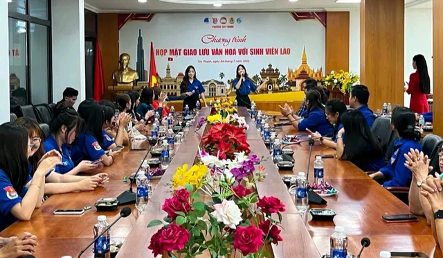 Phường Tây Thạnh: Tổ chức chương trình giao lưu văn hoá với sinh viên Lào- Ảnh 2.