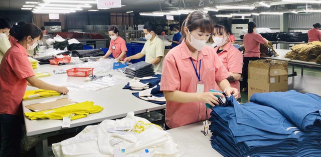 Xuất khẩu dệt may 6 tháng đầu năm ước đạt 22,2 tỷ USD- Ảnh 1.