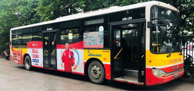 TP HCM: Sở Xây dựng đề xuất dừng đề án quảng cáo trên xe buýt vì kém hiệu quả- Ảnh 1.