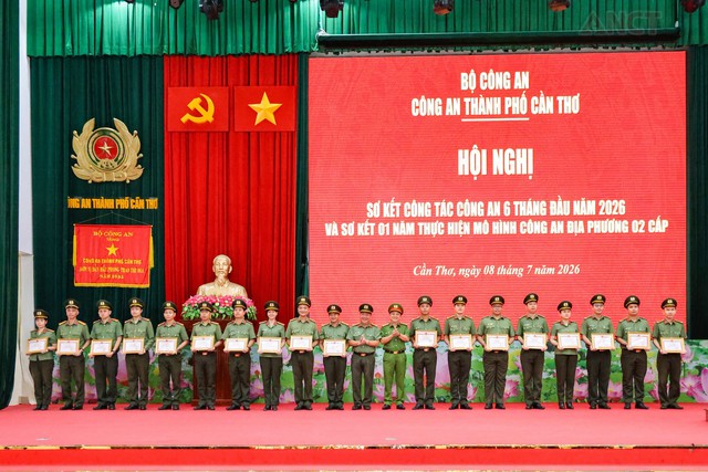 Công an TP Cần Thơ sơ kết công tác Công an 6 tháng đầu năm 2026 - Ảnh 4.