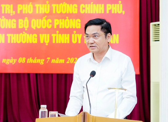 Đại tướng Phan Văn Giang làm việc với Ban Thường vụ Tỉnh ủy Nghệ An: Phát triển kinh tế là trọng tâm, xây dựng thế trận quốc phòng toàn dân là nhiệm vụ then chốt- Ảnh 2.