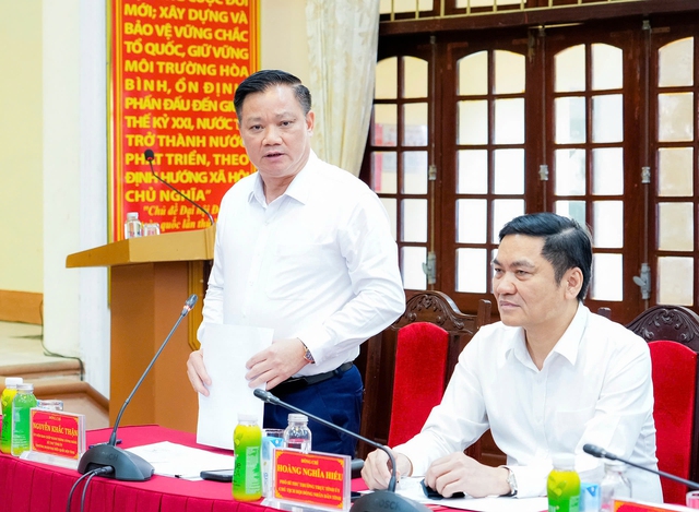 Đại tướng Phan Văn Giang làm việc với Ban Thường vụ Tỉnh ủy Nghệ An: Phát triển kinh tế là trọng tâm, xây dựng thế trận quốc phòng toàn dân là nhiệm vụ then chốt- Ảnh 5.