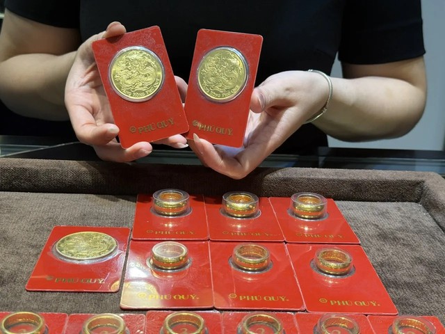 Giá vàng hôm nay 10/7: Bật tăng gần 1 triệu đồng/lượng- Ảnh 1.