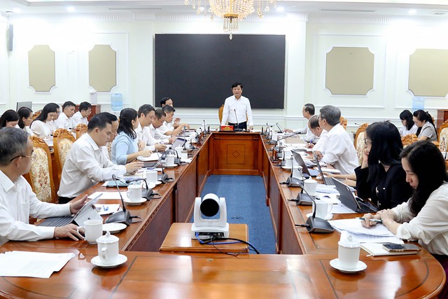 Thường trực HĐND và UBND TP.HCM rà soát công tác chuẩn bị các kỳ họp chuyên đề và định kỳ - Ảnh 1.