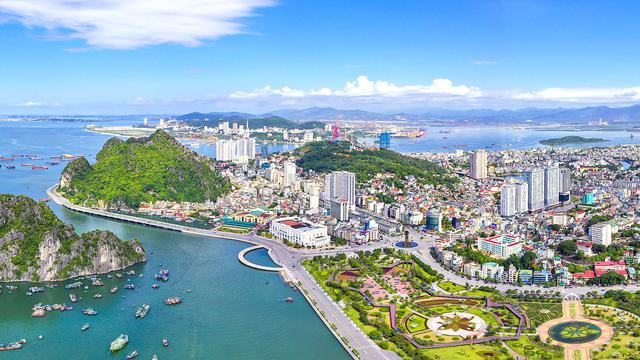 Quảng Ninh rực rỡ với chuỗi sự kiện chào mừng trở thành TP trực thuộc Trung ương- Ảnh 1.