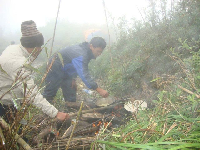 Những bức ảnh chưa từng thấy về cáp treo Fansipan 10 năm trước - Ảnh 4.