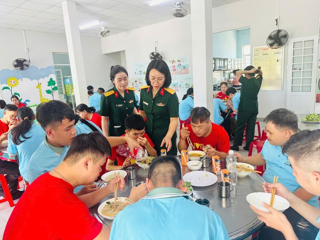 Những mái ấm nghĩa tình - Ảnh 1.