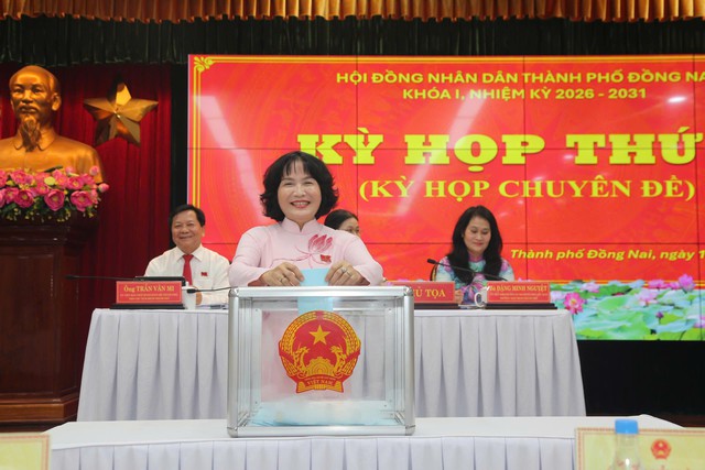 Bà Nguyễn Thị Cát Tiên được bầu giữ chức Phó Chủ tịch UBND TP.Đồng Nai - Ảnh 3.
