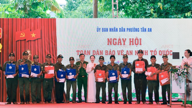 Lan tỏa sức mạnh toàn dân trong bảo vệ an ninh Tổ quốc tại phường Tân An- Ảnh 10.