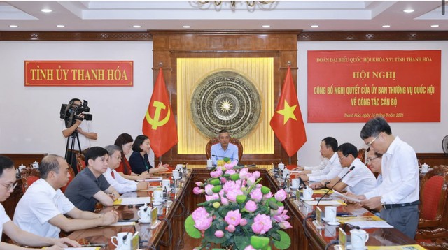 Thanh Hóa: Công bố Nghị quyết của Ủy ban Thường vụ Quốc hội về công tác cán bộ - Ảnh 1.
