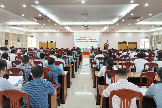Cần Thơ tập huấn nghiệp vụ về thông tin đối ngoại, kỹ năng phát ngôn và cung cấp thông tin cho báo chí - Ảnh 2.