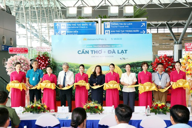 Khai trương đường bay mới Cần Thơ - Đà Lạt - Ảnh 1.