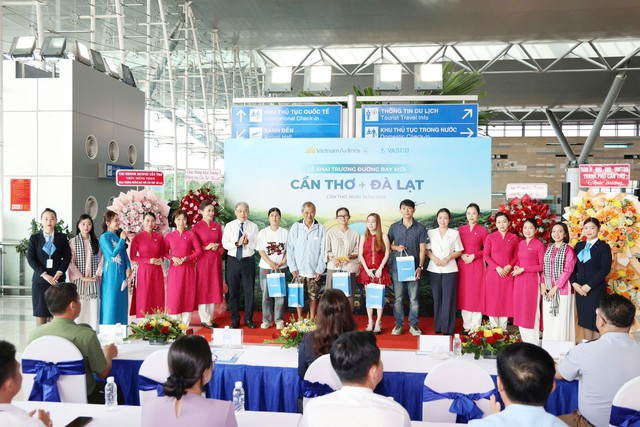 Khai trương đường bay mới Cần Thơ - Đà Lạt - Ảnh 3.