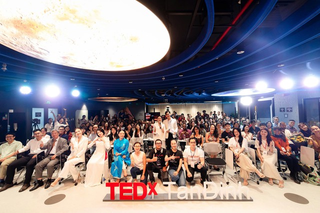 TEDxTanDinh 2026: Khi một sân khấu 100 người tạo nên những cuộc trò chuyện vượt ra ngoài sự kiện - Ảnh 1.