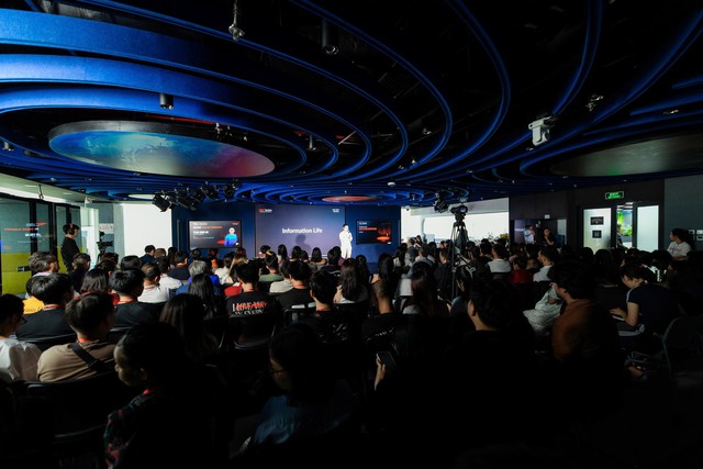 TEDxTanDinh 2026: Khi một sân khấu 100 người tạo nên những cuộc trò chuyện vượt ra ngoài sự kiện - Ảnh 4.